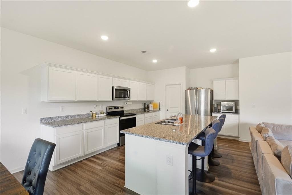 4 bedroom, 3 bathroom, 2,200 sq ft single family residence for sale at 136 Verona Drive, Cartersville, GA 30120 — photo 9
