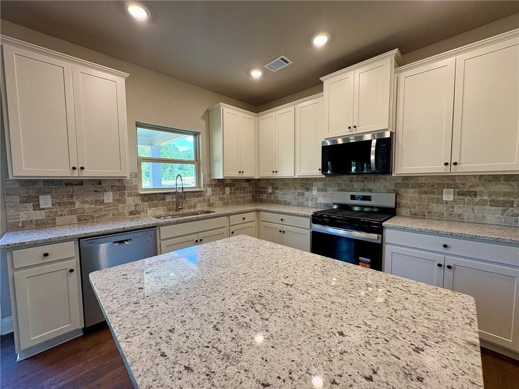 5 bedroom, 4 bathroom single family residence for sale at 1027 Lakeview Oaks Court, Grayson, GA 30017 — photo 10