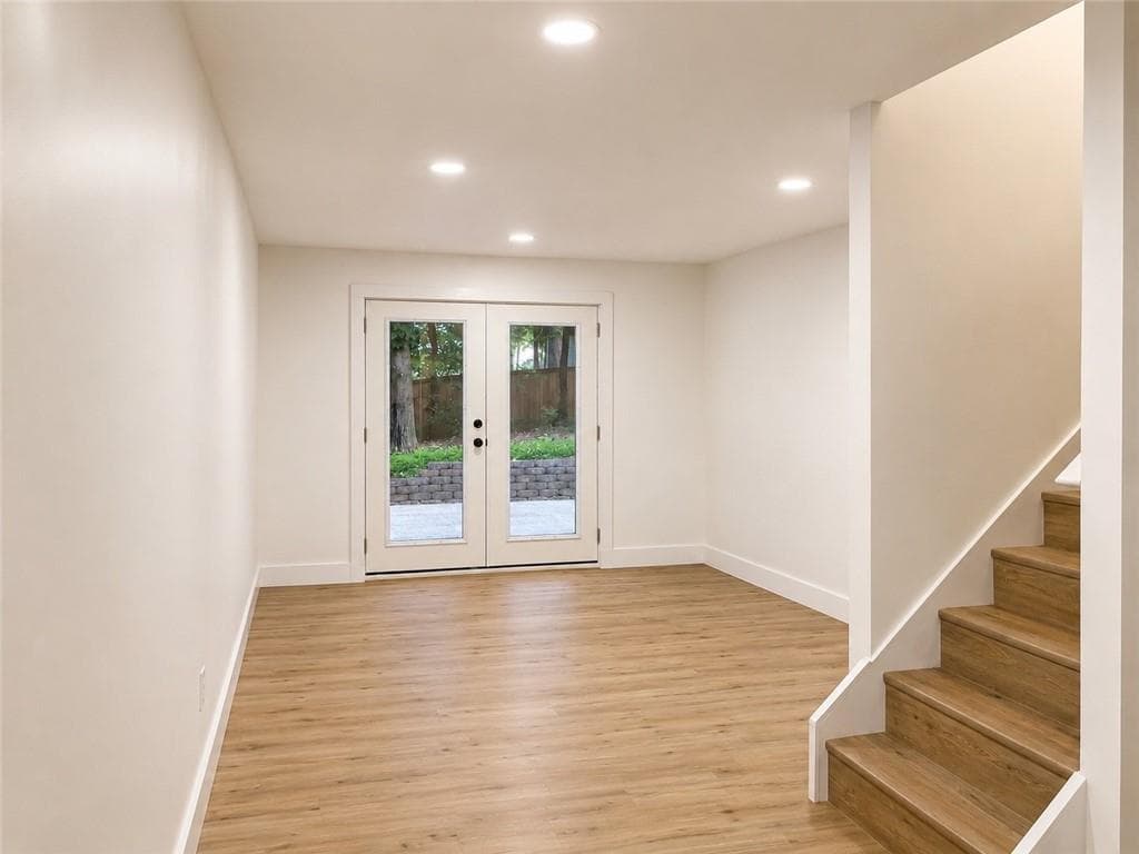6 bedroom, 4 bathroom, 4,571 sq ft single family residence for sale at 1305 Fontainebleau Court, Lawrenceville, GA 30043 — photo 3