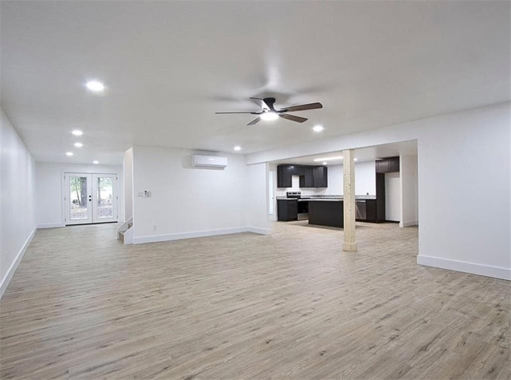 6 bedroom, 4 bathroom, 4,571 sq ft single family residence for sale at 1305 Fontainebleau Court, Lawrenceville, GA 30043 — photo 5