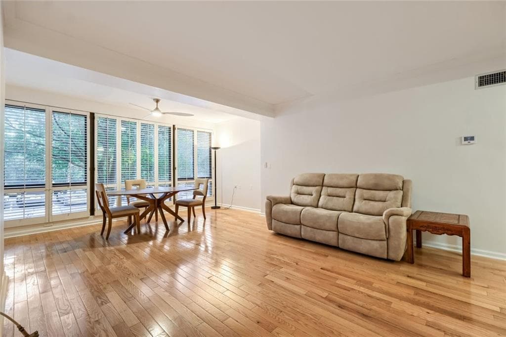 2 bedroom, 2 bathroom, 1,088 sq ft condominium for sale at 1800 Clairmont Lake 218, Decatur, GA 30033 — photo 5