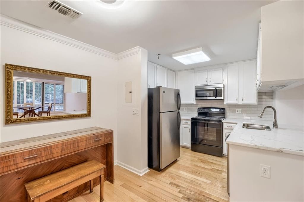 2 bedroom, 2 bathroom, 1,088 sq ft condominium for sale at 1800 Clairmont Lake 218, Decatur, GA 30033 — photo 8