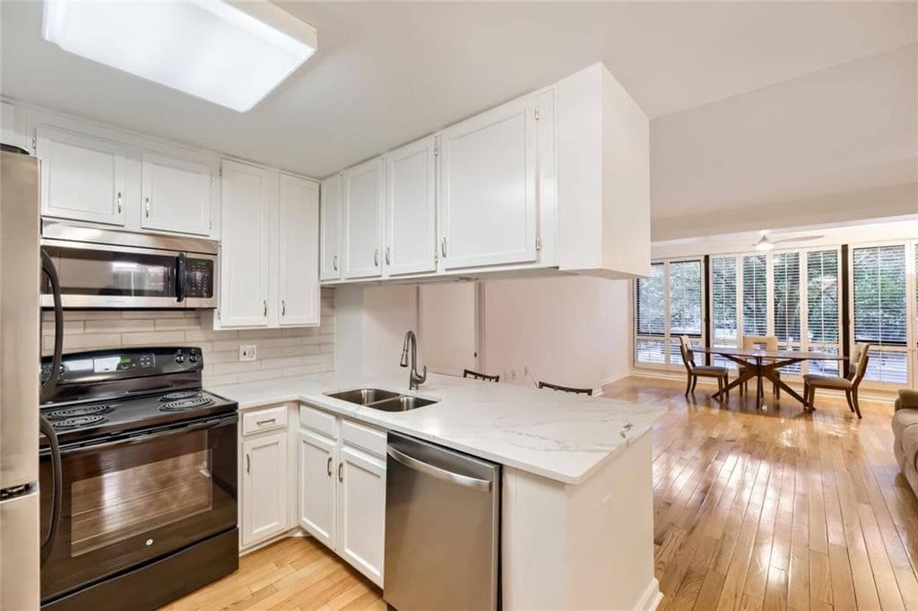 2 bedroom, 2 bathroom, 1,088 sq ft condominium for sale at 1800 Clairmont Lake 218, Decatur, GA 30033 — photo 9