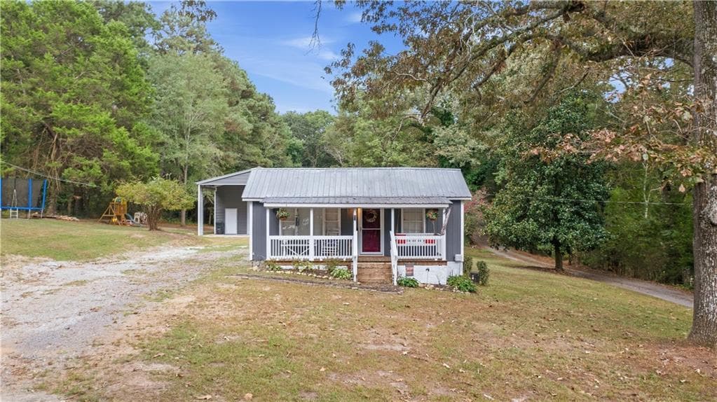 2 bedroom, 1 bathroom, 1,022 sq ft single family residence for sale at 559 Donahoo Road, Silver Creek, GA 30173 — photo 2