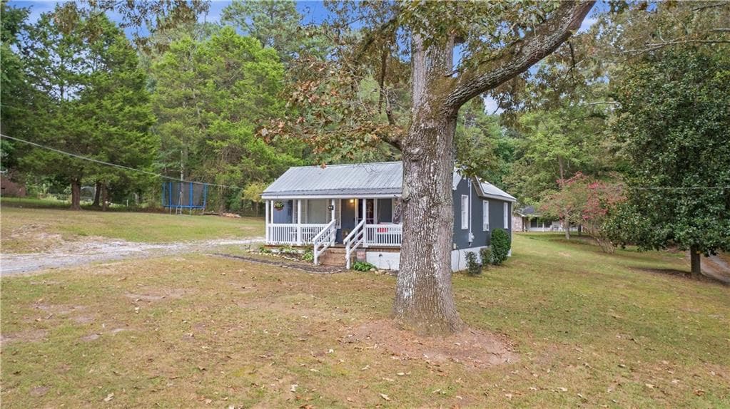 2 bedroom, 1 bathroom, 1,022 sq ft single family residence for sale at 559 Donahoo Road, Silver Creek, GA 30173 — photo 3