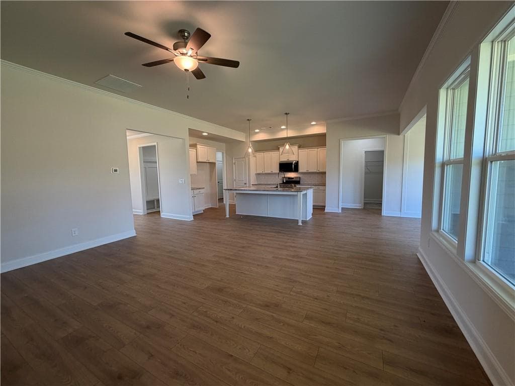 3 bedroom, 2 bathroom, 2,153 sq ft single family residence for sale at 196 Oakdale Road, Jefferson, GA 30549 — photo 10