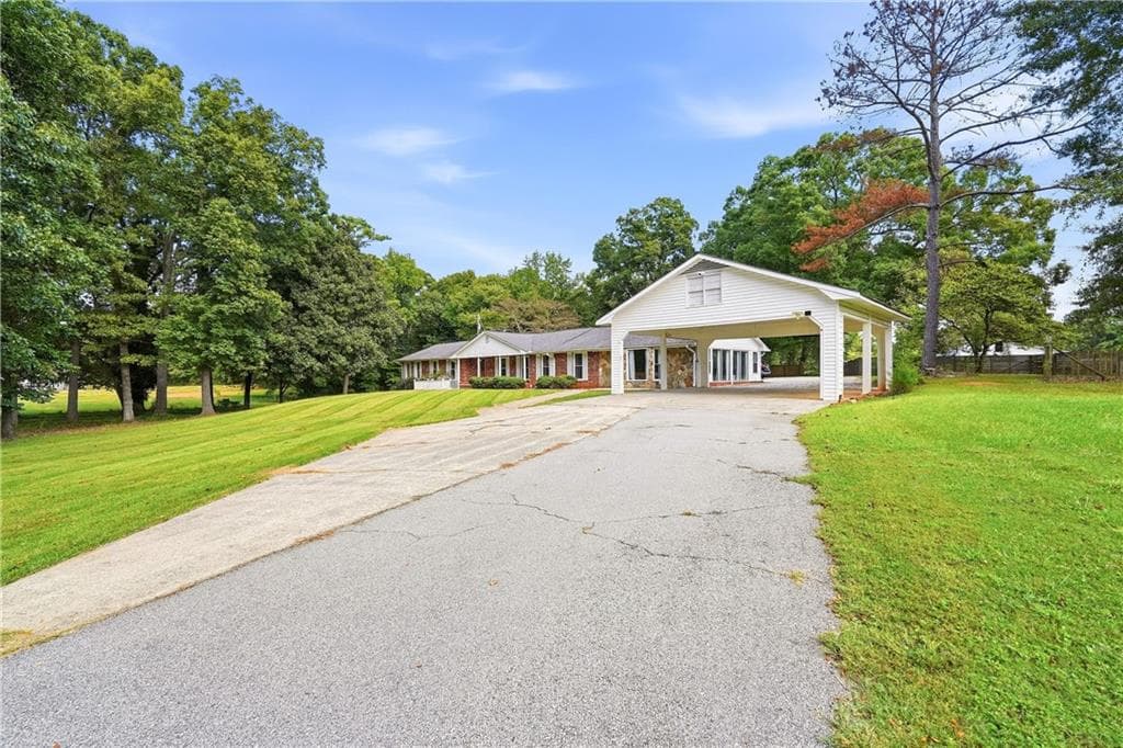 3 bedroom, 2 bathroom, 2,894 sq ft single family residence for sale at 234 Crumbley Road, Mcdonough, GA 30252 — photo 2