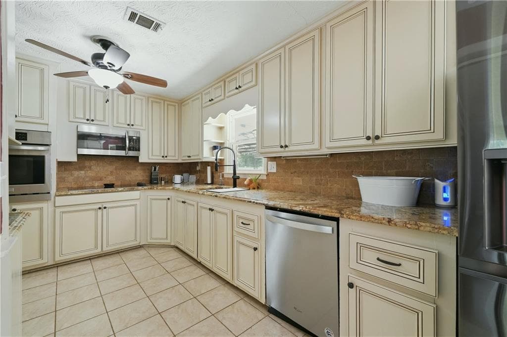 3 bedroom, 2 bathroom, 2,894 sq ft single family residence for sale at 234 Crumbley Road, Mcdonough, GA 30252 — photo 9