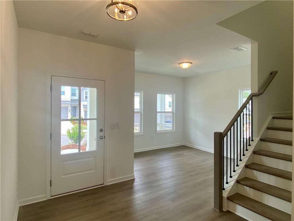 5 bedroom, 4 bathroom, 2,801 sq ft single family residence under contract at 5361 Callahan Trace, Flowery Branch, GA 30542 — photo 3