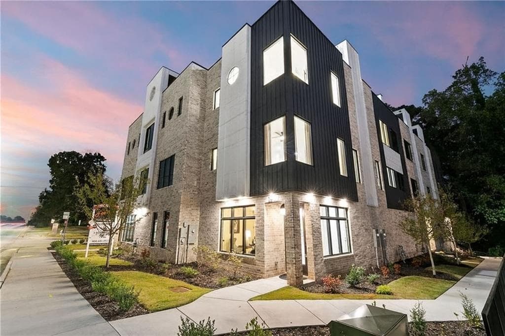 3 bedroom, 4 bathroom, 3,000 sq ft townhouse for rent at 1964 8th Street 5, Atlanta, GA 30341 for $7,000 a month — photo 4
