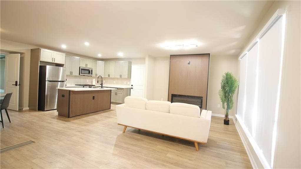 3 bedroom, 2 bathroom, 1,249 sq ft single family residence for sale at 5207 White Boulevard, Mableton, GA 30126 — photo 2