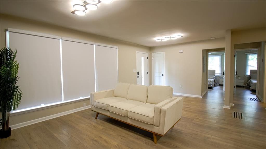 3 bedroom, 2 bathroom, 1,249 sq ft single family residence for sale at 5207 White Boulevard, Mableton, GA 30126 — photo 4