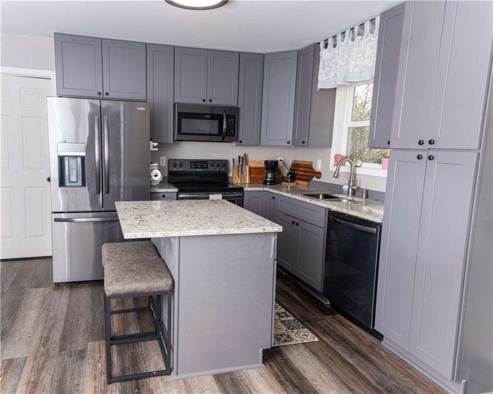 3 bedroom, 4 bathroom, 1,200 sq ft single family residence for sale at 444 Emperor Drive, Toccoa, GA 30577 — photo 4