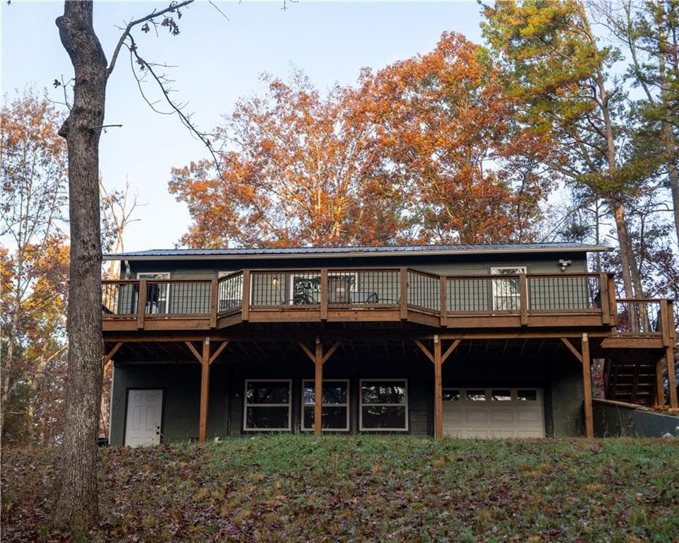 3 bedroom, 4 bathroom, 1,200 sq ft single family residence for sale at 444 Emperor Drive, Toccoa, GA 30577