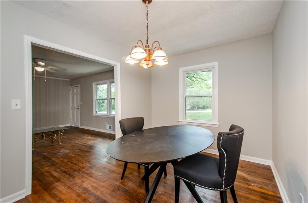 4 bedroom, 2 bathroom, 1,380 sq ft single family residence for sale at 123 Arnold Place, Jonesboro, GA 30236 — photo 5