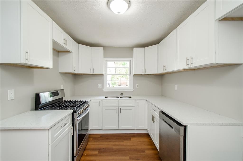 4 bedroom, 2 bathroom, 1,380 sq ft single family residence for sale at 123 Arnold Place, Jonesboro, GA 30236 — photo 8