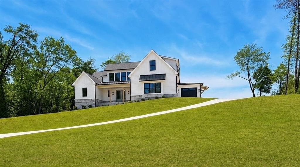 5 bedroom, 4 bathroom, 3,200 sq ft single family residence for sale at 141 Palisade Drive, Rydal, GA 30171 — photo 2