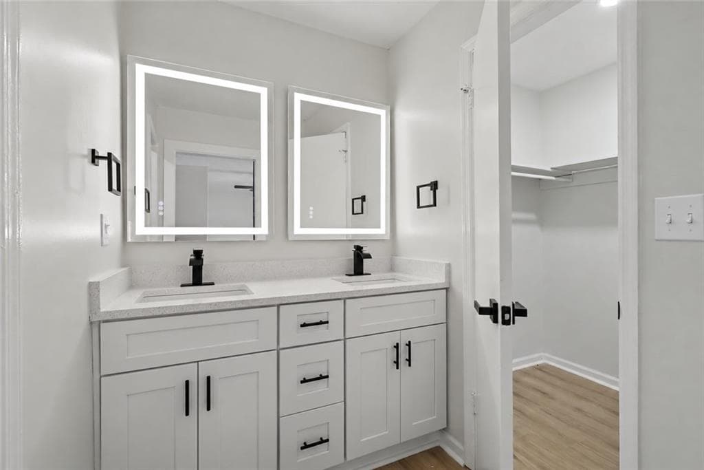 4 bedroom, 3 bathroom, 2,475 sq ft single family residence for sale at 4145 Emerald North Drive, Decatur, GA 30035 — photo 6