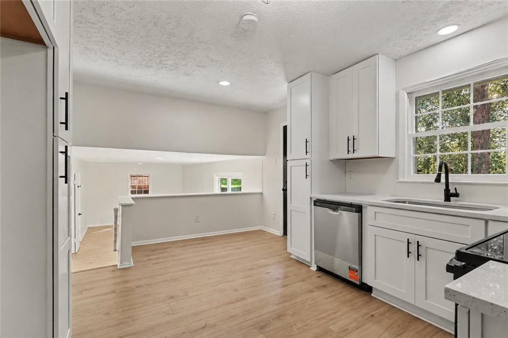 4 bedroom, 3 bathroom, 2,475 sq ft single family residence for sale at 4145 Emerald North Drive, Decatur, GA 30035 — photo 8