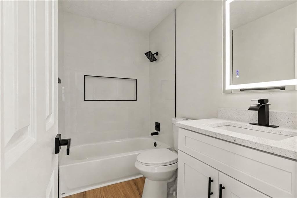 4 bedroom, 3 bathroom, 2,475 sq ft single family residence for sale at 4145 Emerald North Drive, Decatur, GA 30035 — photo 10