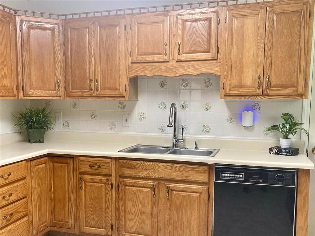 3 bedroom, 2 bathroom, 1,056 sq ft single family residence for sale at 50 Foxboro Court, Powder Springs, GA 30127 — photo 7