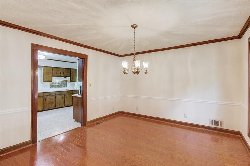 4 bedroom, 4 bathroom, 3,201 sq ft single family residence for sale at 5104 Onawa Court, Lilburn, GA 30047 — photo 9