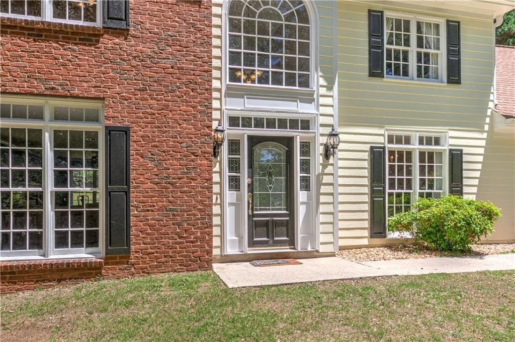 4 bedroom, 3 bathroom, 2,410 sq ft single family residence for rent at 6310 Black Oak Drive, Cumming, GA 30040 for $2,750 a month — photo 3