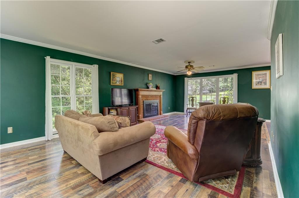 4 bedroom, 3 bathroom, 2,410 sq ft single family residence for rent at 6310 Black Oak Drive, Cumming, GA 30040 for $2,750 a month — photo 8
