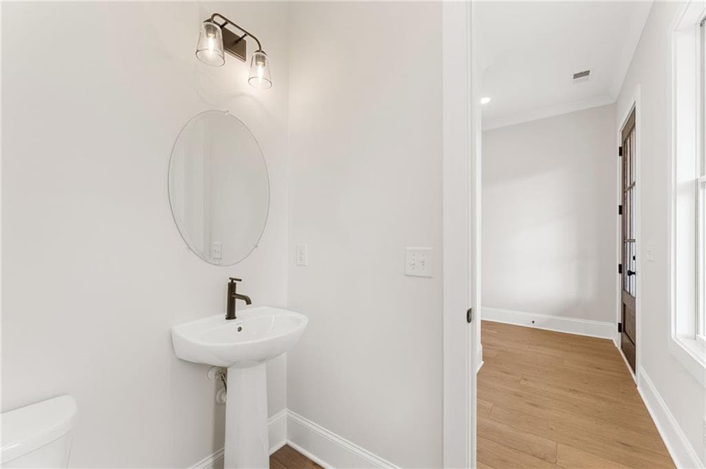 5 bedroom, 5 bathroom, 3,589 sq ft single family residence for sale at 200 Knollwood Bend, Canton, GA 30015 — photo 7