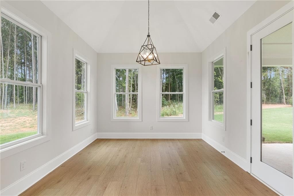 5 bedroom, 5 bathroom, 3,589 sq ft single family residence for sale at 200 Knollwood Bend, Canton, GA 30015 — photo 4
