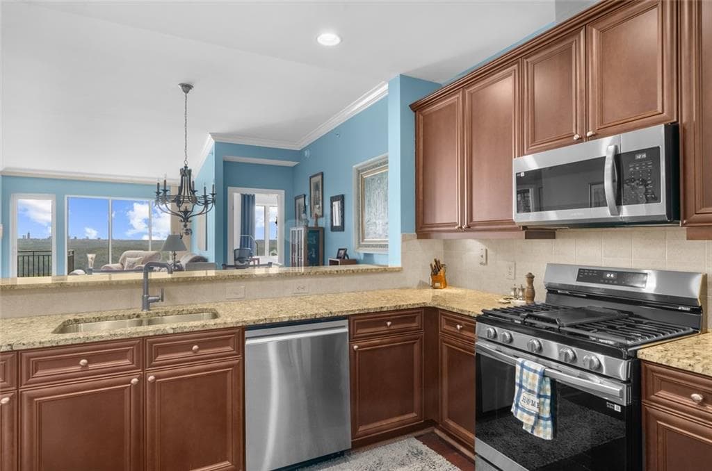 2 bedroom, 3 bathroom, 1,829 sq ft condominium for sale at 2950 Mount Wilkinson Parkway 813, Atlanta, GA 30339 — photo 5