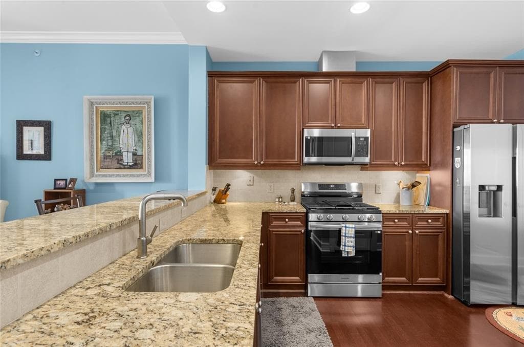 2 bedroom, 3 bathroom, 1,829 sq ft condominium for sale at 2950 Mount Wilkinson Parkway 813, Atlanta, GA 30339 — photo 6