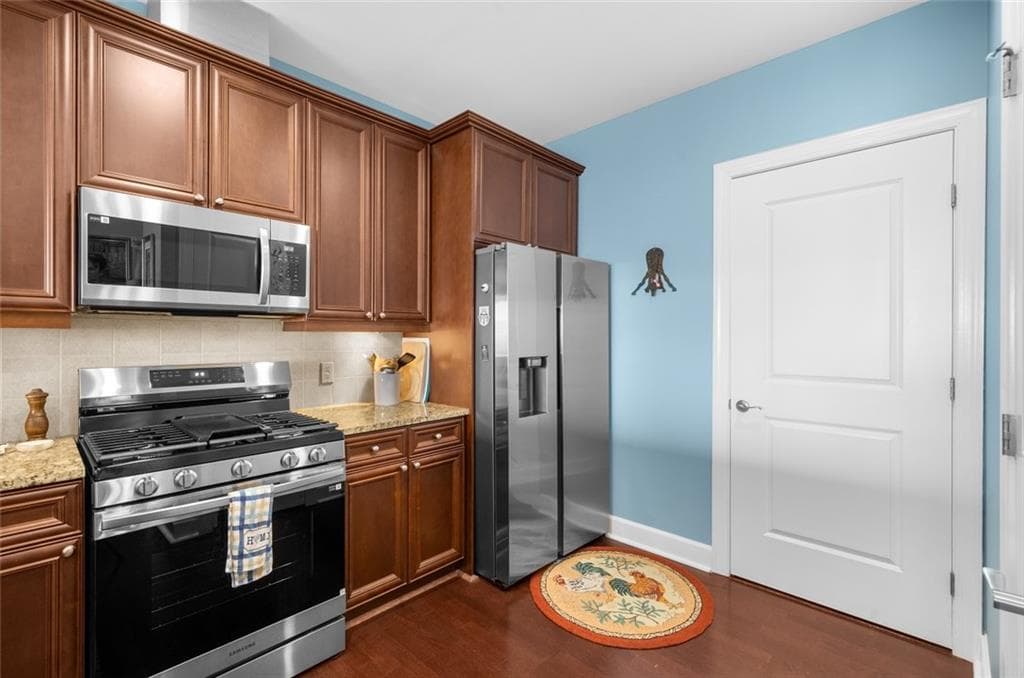 2 bedroom, 3 bathroom, 1,829 sq ft condominium for sale at 2950 Mount Wilkinson Parkway 813, Atlanta, GA 30339 — photo 8