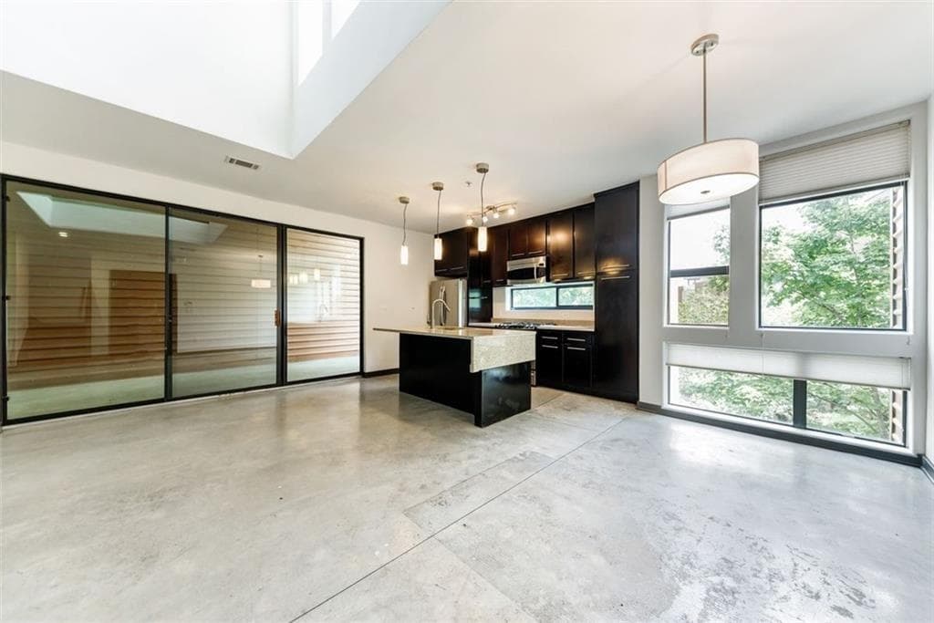 2 bedroom, 2 bathroom, 1,250 sq ft townhouse for rent at 972 Dekalb Avenue 205, Atlanta, GA 30307 for $2,675 a month — photo 3