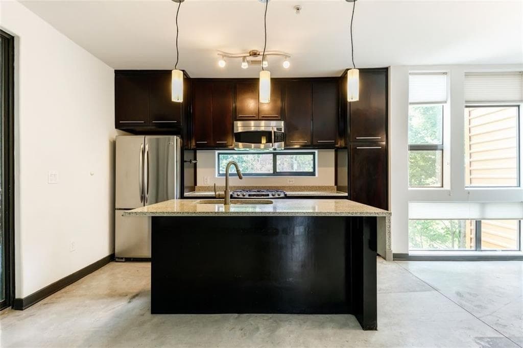 2 bedroom, 2 bathroom, 1,250 sq ft townhouse for rent at 972 Dekalb Avenue 205, Atlanta, GA 30307 for $2,675 a month — photo 6