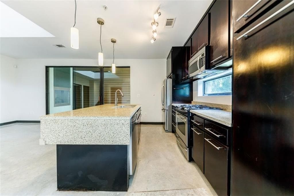 2 bedroom, 2 bathroom, 1,250 sq ft townhouse for rent at 972 Dekalb Avenue 205, Atlanta, GA 30307 for $2,675 a month — photo 7