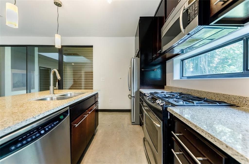 2 bedroom, 2 bathroom, 1,250 sq ft townhouse for rent at 972 Dekalb Avenue 205, Atlanta, GA 30307 for $2,675 a month — photo 8