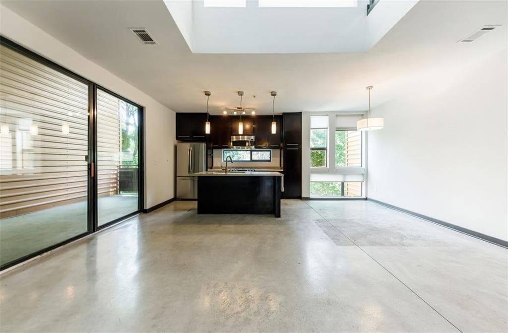 2 bedroom, 2 bathroom, 1,250 sq ft townhouse for rent at 972 Dekalb Avenue 205, Atlanta, GA 30307 for $2,675 a month — photo 10