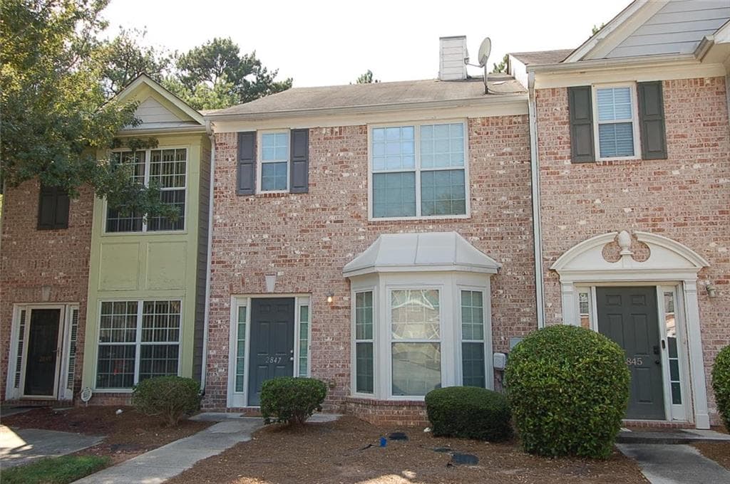 2 bedroom, 3 bathroom, 1,504 sq ft home for sale at 2847 Parkway Close, Lithonia, GA