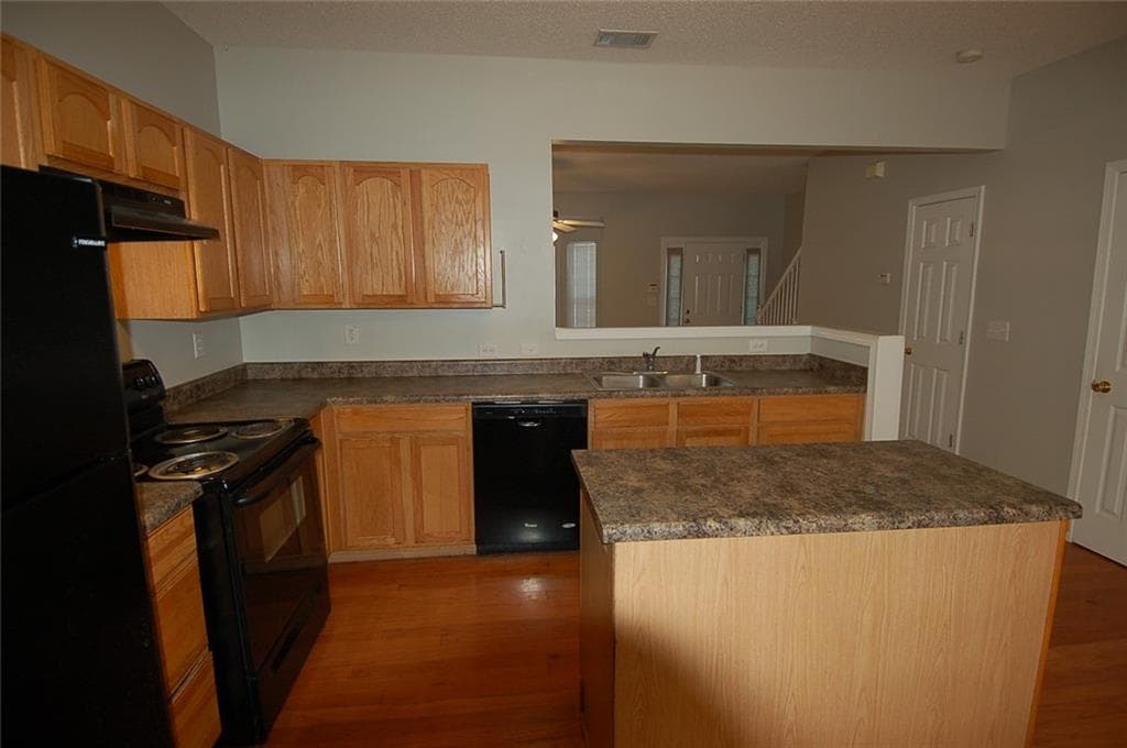 2 bedroom, 3 bathroom, 1,504 sq ft townhouse for sale at 2847 Parkway Close, Lithonia, GA 30058 — photo 8
