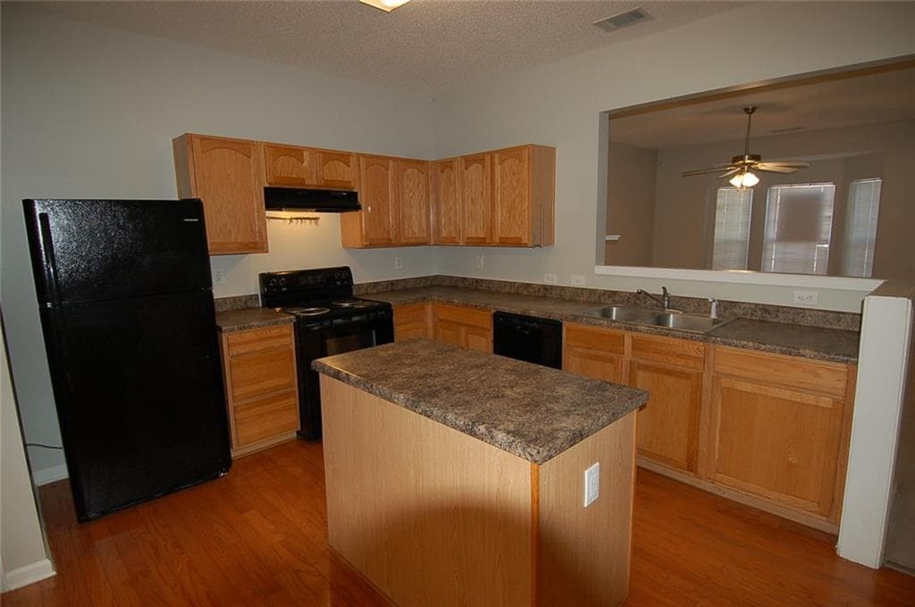 2 bedroom, 3 bathroom, 1,504 sq ft townhouse for sale at 2847 Parkway Close, Lithonia, GA 30058 — photo 9