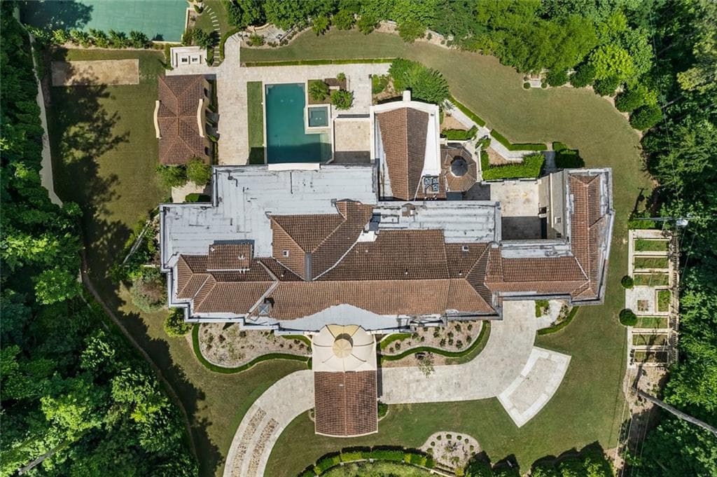 8 bedroom, 15 bathroom, 25,387 sq ft single family residence for sale at 6420 Riverside Drive, Sandy Springs, GA 30328 — photo 3