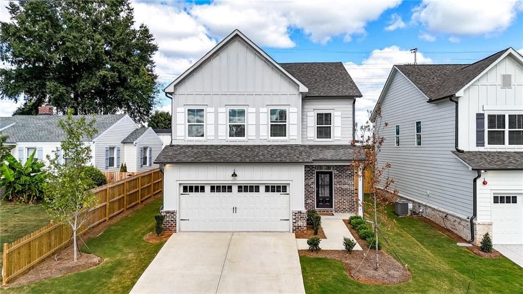 4 bedroom, 3 bathroom, 2,235 sq ft single family residence for sale at 35 Aviation Rd, Marietta, GA 30060
