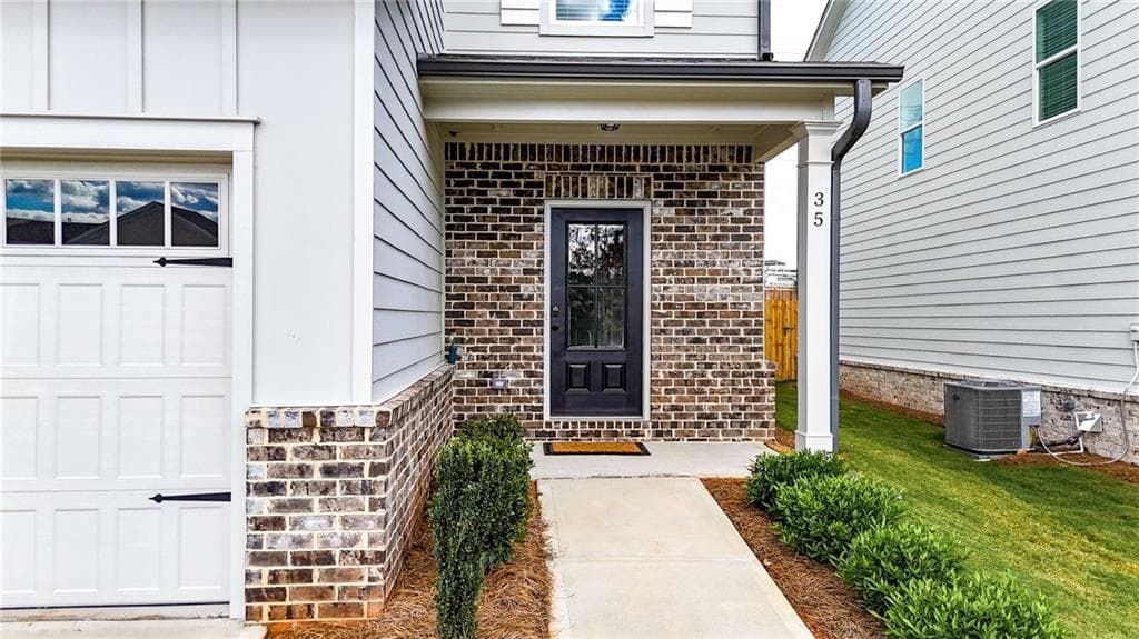 4 bedroom, 3 bathroom, 2,235 sq ft single family residence for sale at 35 Aviation Rd, Marietta, GA 30060 — photo 2
