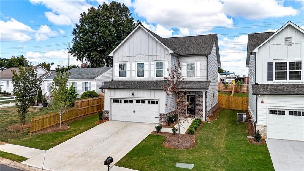 4 bedroom, 3 bathroom, 2,235 sq ft single family residence for sale at 35 Aviation Rd, Marietta, GA 30060 — photo 4