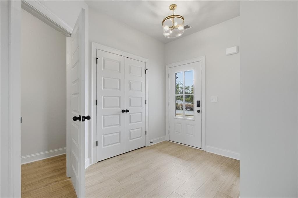 4 bedroom, 3 bathroom, 2,235 sq ft single family residence for sale at 35 Aviation Rd, Marietta, GA 30060 — photo 7