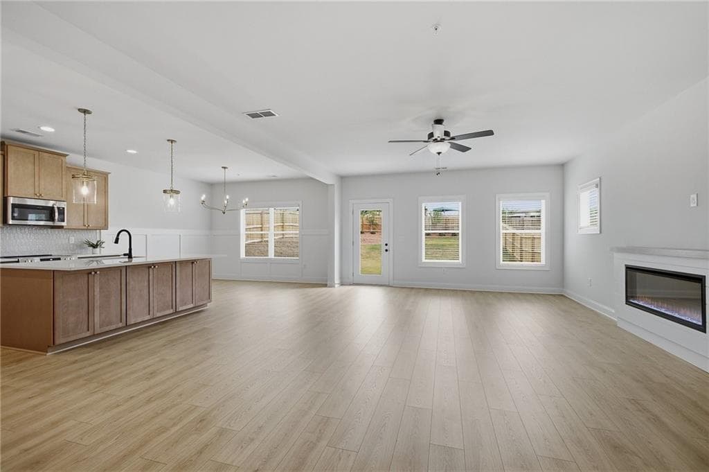 4 bedroom, 3 bathroom, 2,235 sq ft single family residence for sale at 35 Aviation Rd, Marietta, GA 30060 — photo 9