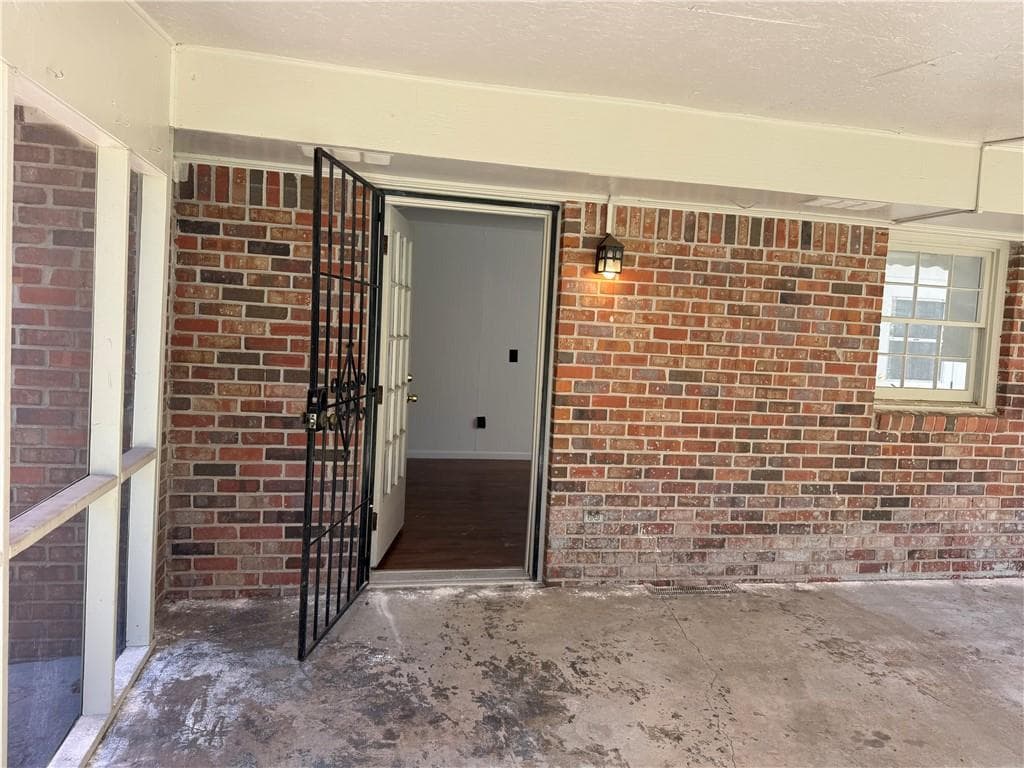 3 bedroom, 2 bathroom, 1,737 sq ft single family residence for sale at 2027 Kensington High Street, Lilburn, GA 30047 — photo 10