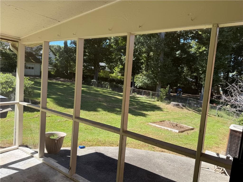 3 bedroom, 2 bathroom, 1,737 sq ft single family residence for sale at 2027 Kensington High Street, Lilburn, GA 30047 — photo 6