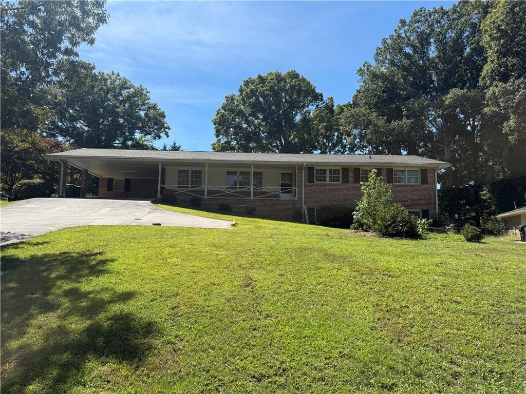 3 bedroom, 2 bathroom, 1,737 sq ft single family residence for sale at 2027 Kensington High Street, Lilburn, GA 30047